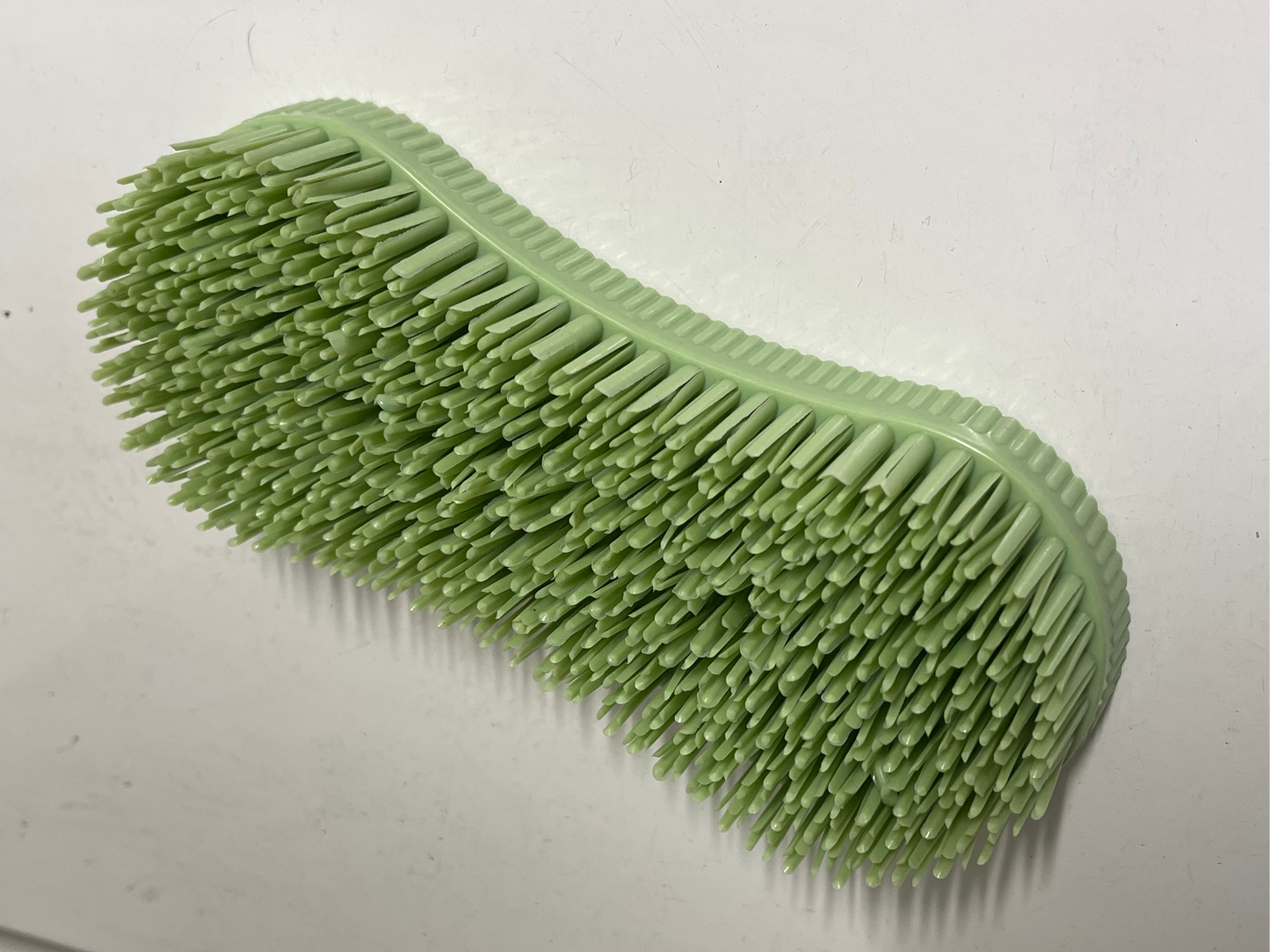 SUPERB GROOMING BRUSH