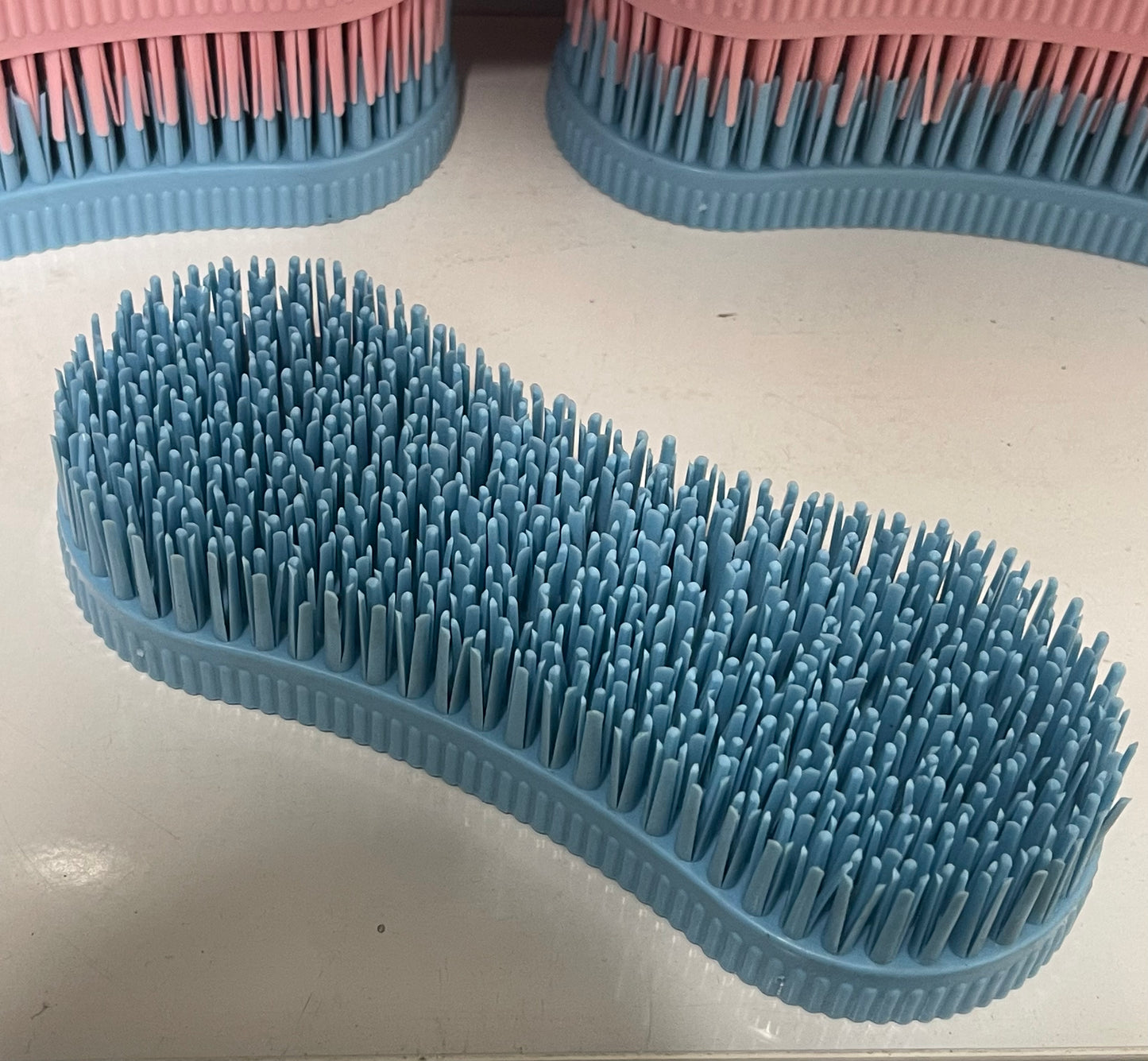 SUPERB GROOMING BRUSH