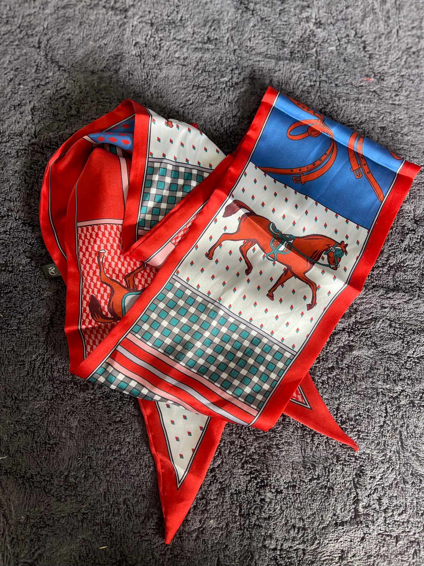 Fashionable Horse Print Scarf