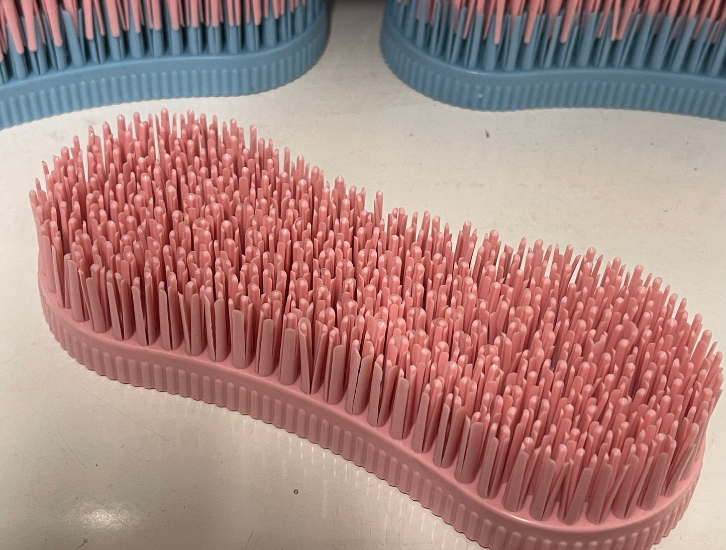 SUPERB GROOMING BRUSH